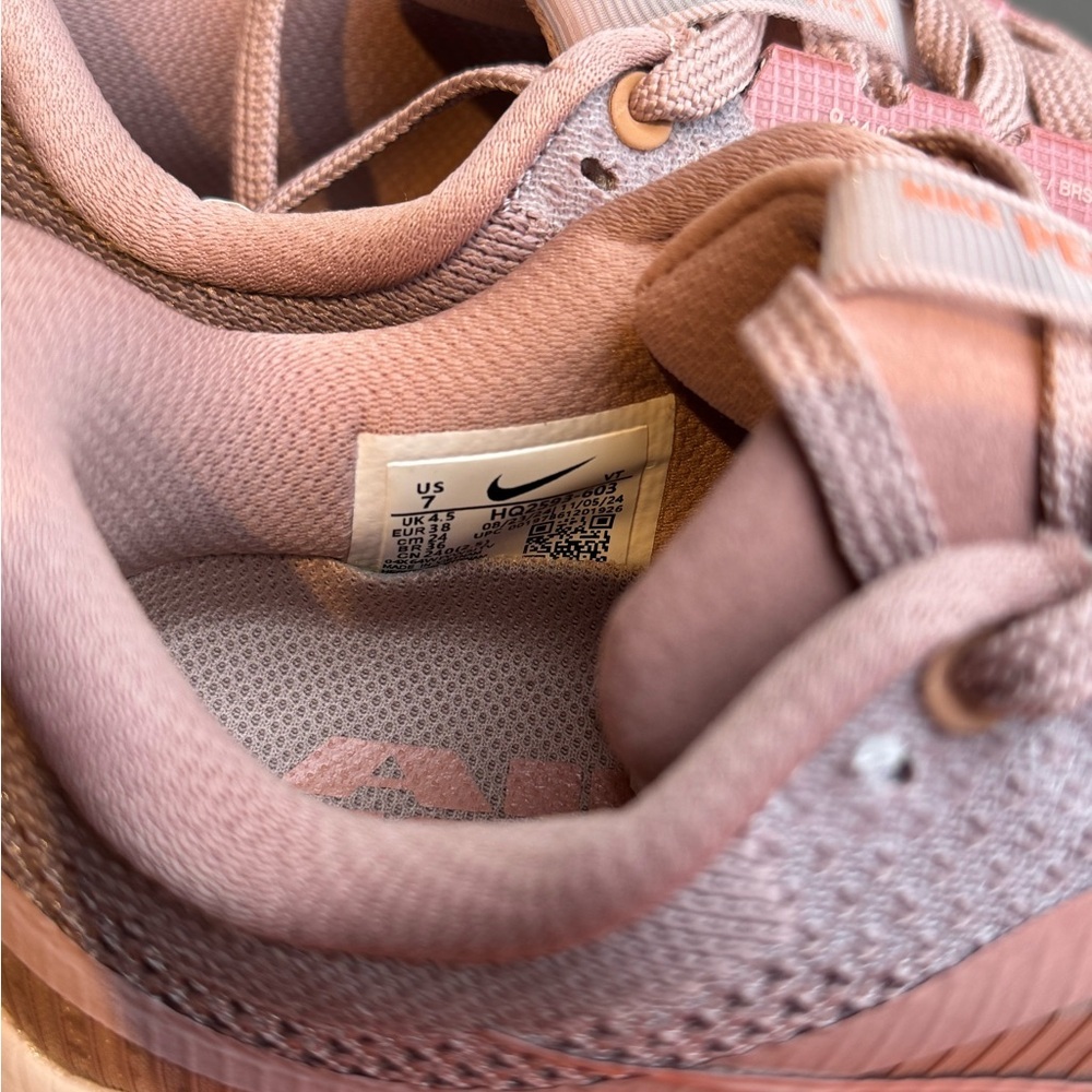 Women’s Nike Pegasus Premium - Picture 4 of 5